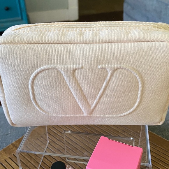 Valentino Small Ivory Pouch & Born In Roma Mini - Picture 3 of 9